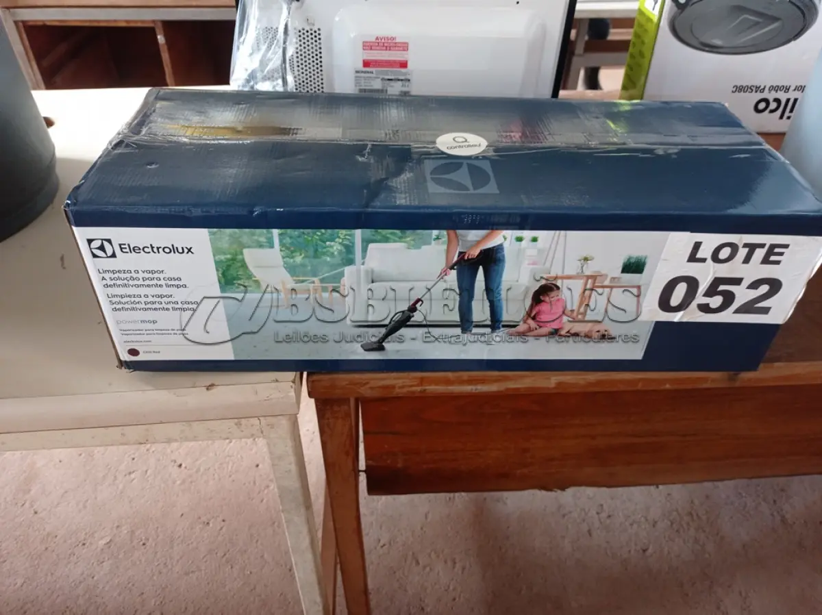 LOTE 052 - 01 - VAPORIZADOR DE PISO, MOP10, 220V, ELECTROLUX (NO ESTADO, NÃO SABEMOS SE FUNCIONA. LEILÃO NÃO TEM GARANTIA E NEM DEVOLUÇÃO, SUJEITO A POSSÍVEIS AVARIAS VISÍVEIS/OCULTAS E/OU AUSÊNCIA DE COMPONENTES)