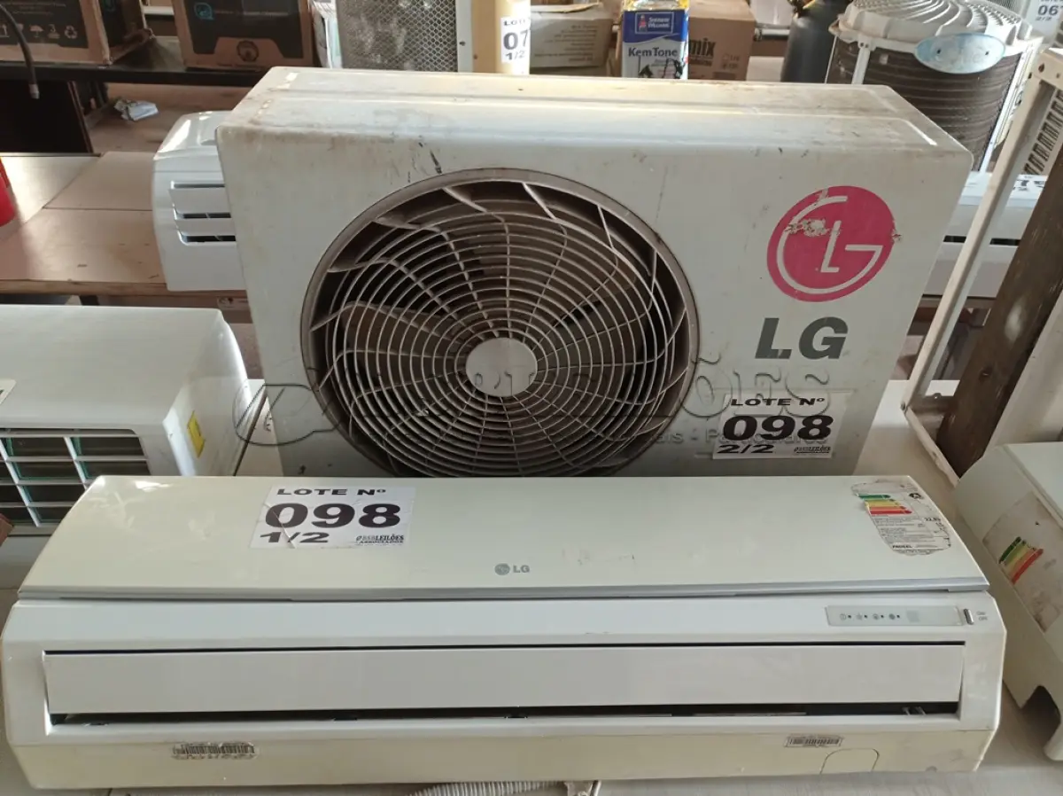 LOTE 098 - 01 KIT AR-CONDICIONADO LG 9000 BTUS (NO ESTADO, NÃO SABEMOS SE FUNCIONA. LEILÃO NÃO TEM GARANTIA E NEM DEVOLUÇÃO, SUJEITO A POSSÍVEIS AVARIAS VISÍVEIS/OCULTAS E/OU AUSÊNCIA DE COMPONENTES)
