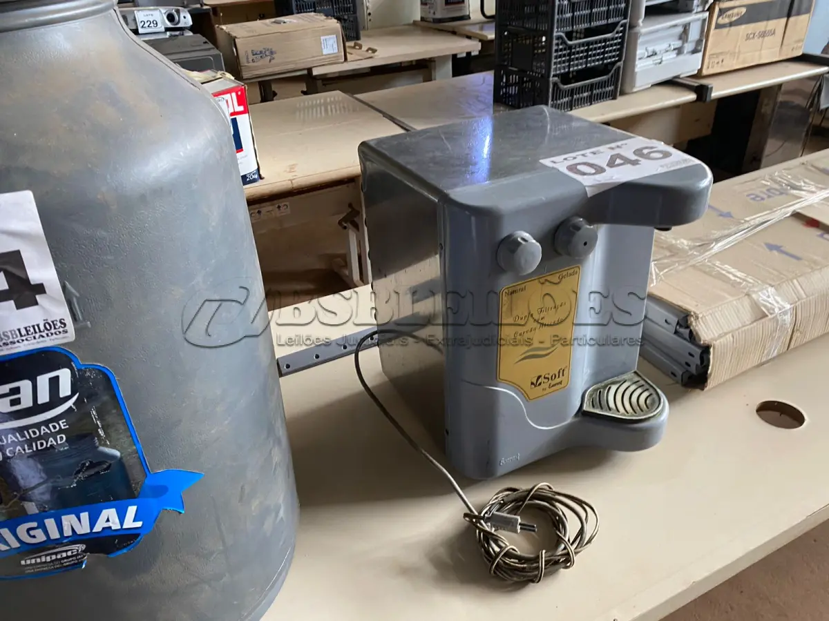 LOTE 046 - 01 – BEBEDOURO SOFT 110V (NO ESTADO, NÃO SABEMOS SE FUNCIONA. LEILÃO NÃO TEM GARANTIA E NEM DEVOLUÇÃO, SUJEITO A POSSÍVEIS AVARIAS VISÍVEIS/OCULTAS E/OU AUSÊNCIA DE COMPONENTES)
