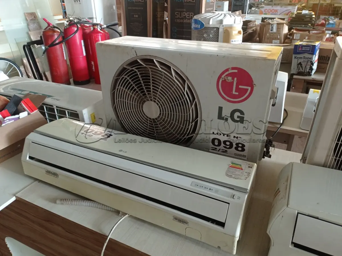 LOTE 098 - 01 KIT AR-CONDICIONADO LG 9000 BTUS (NO ESTADO, NÃO SABEMOS SE FUNCIONA. LEILÃO NÃO TEM GARANTIA E NEM DEVOLUÇÃO, SUJEITO A POSSÍVEIS AVARIAS VISÍVEIS/OCULTAS E/OU AUSÊNCIA DE COMPONENTES)