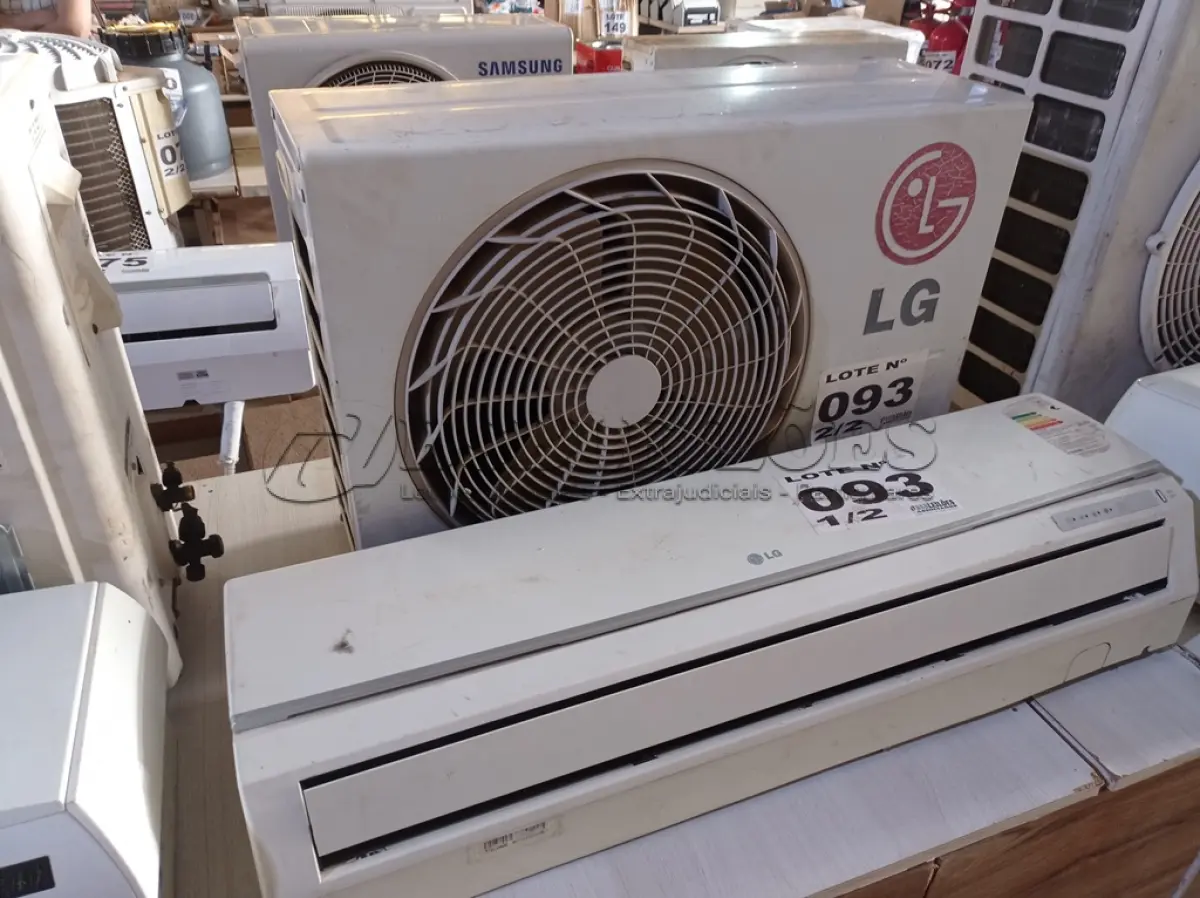 LOTE 093 - 01 KIT AR-CONDICIONADO LG 12000 BTUS (NO ESTADO, NÃO SABEMOS SE FUNCIONA. LEILÃO NÃO TEM GARANTIA E NEM DEVOLUÇÃO, SUJEITO A POSSÍVEIS AVARIAS VISÍVEIS/OCULTAS E/OU AUSÊNCIA DE COMPONENTES)