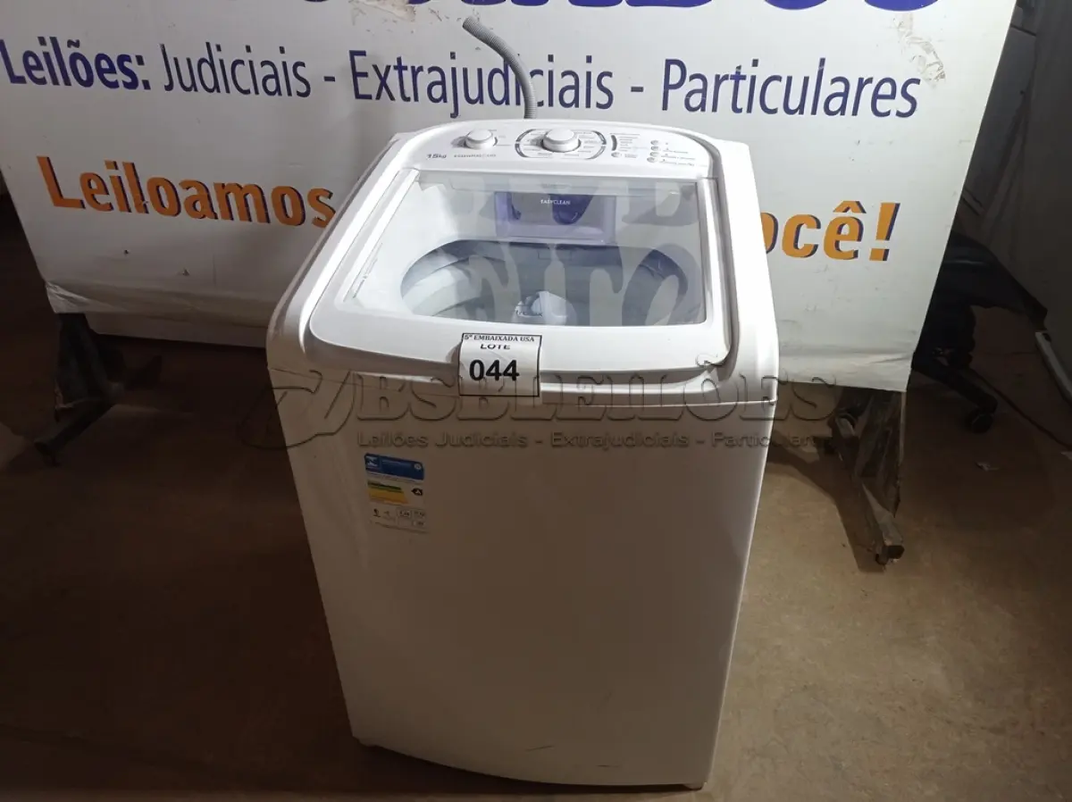 LOTE 044 - 01 LAVADORA ELECTROLUX 15KG 220V(WASHER). (NO ESTADO EM QUE SE ENCONTRA. SUJEITO A AVARIAS OCULTAS/VISÍVEIS.) BH1500X