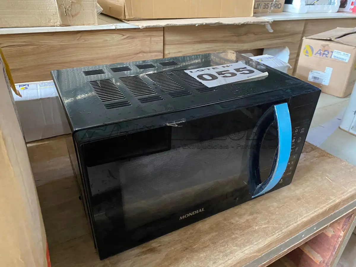 LOTE 055 - 01 - MICRO-ONDAS 21LITROS MONDIAL 110V (NO ESTADO, NÃO SABEMOS SE FUNCIONA. LEILÃO NÃO TEM GARANTIA E NEM DEVOLUÇÃO, SUJEITO A POSSÍVEIS AVARIAS VISÍVEIS/OCULTAS E/OU AUSÊNCIA DE COMPONENTES)