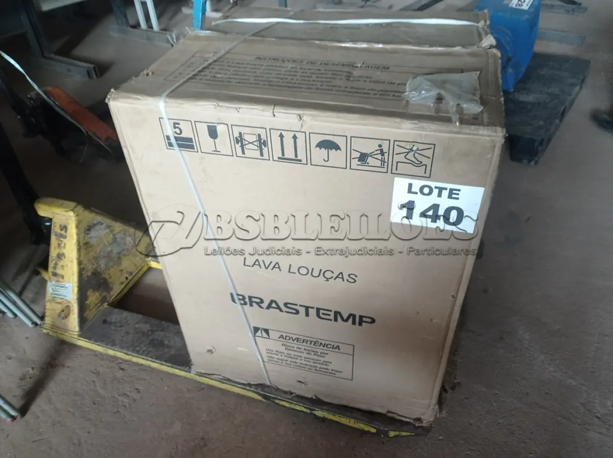 LOTE 140 - 01 - LAVA-LOUÇAS BRASTEMP 14 SERVIÇOS BLF14AB BRANCA 127V (NO ESTADO, NÃO SABEMOS SE FUNCIONA. LEILÃO NÃO TEM GARANTIA E NEM DEVOLUÇÃO, SUJEITO A POSSÍVEIS AVARIAS VISÍVEIS/OCULTAS E/OU AUSÊNCIA DE COMPONENTES)