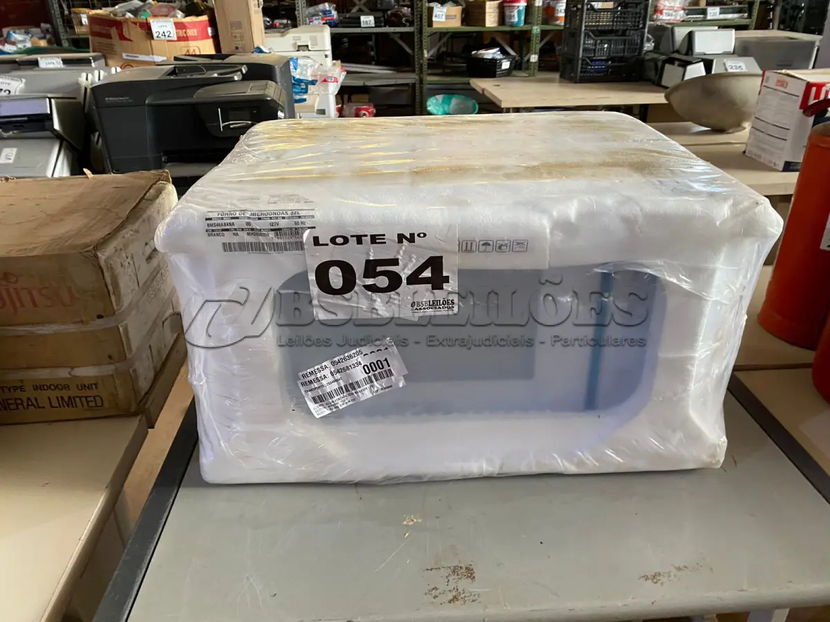 LOTE 054 - 01 - MICRO-ONDAS BRASTEMP 32 LITROS 127V (NO ESTADO, NÃO SABEMOS SE FUNCIONA. LEILÃO NÃO TEM GARANTIA E NEM DEVOLUÇÃO, SUJEITO A POSSÍVEIS AVARIAS VISÍVEIS/OCULTAS E/OU AUSÊNCIA DE COMPONENTES)