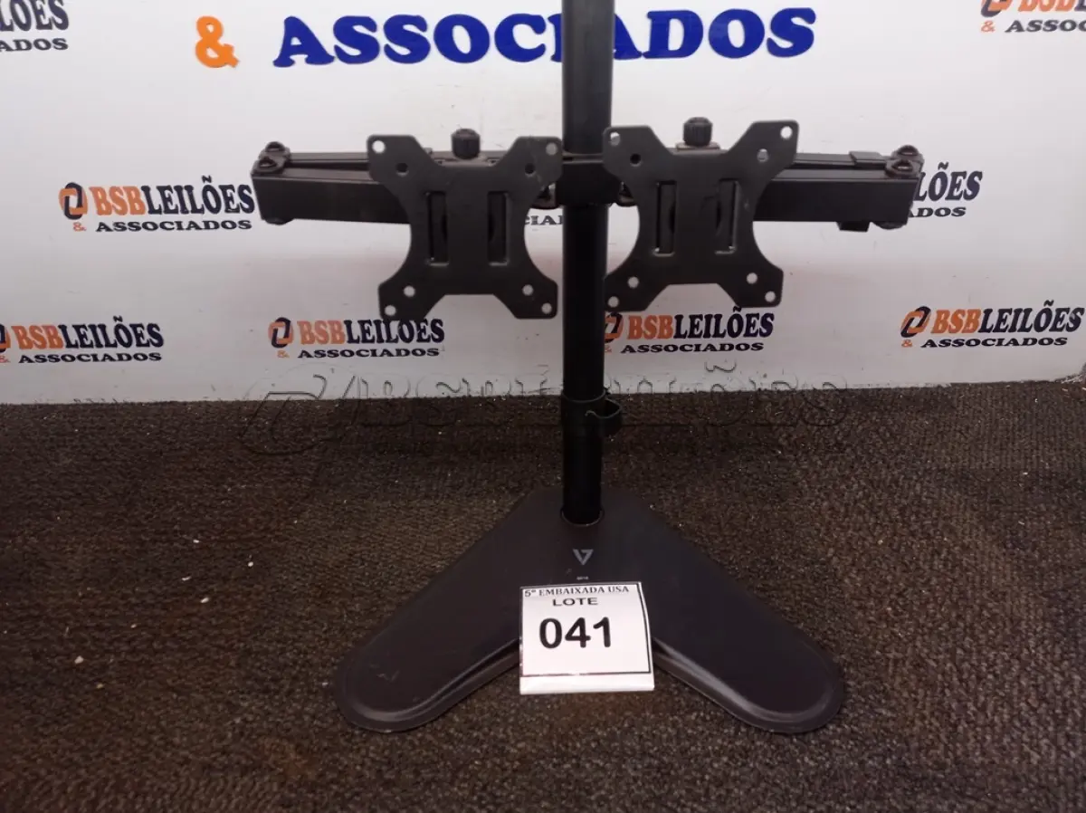 LOTE 041 - 01 SUPORTE PARA MONITOR (MONITOR STAND). (NO ESTADO EM QUE SE ENCONTRA. SUJEITO A AVARIAS OCULTAS/VISÍVEIS.)