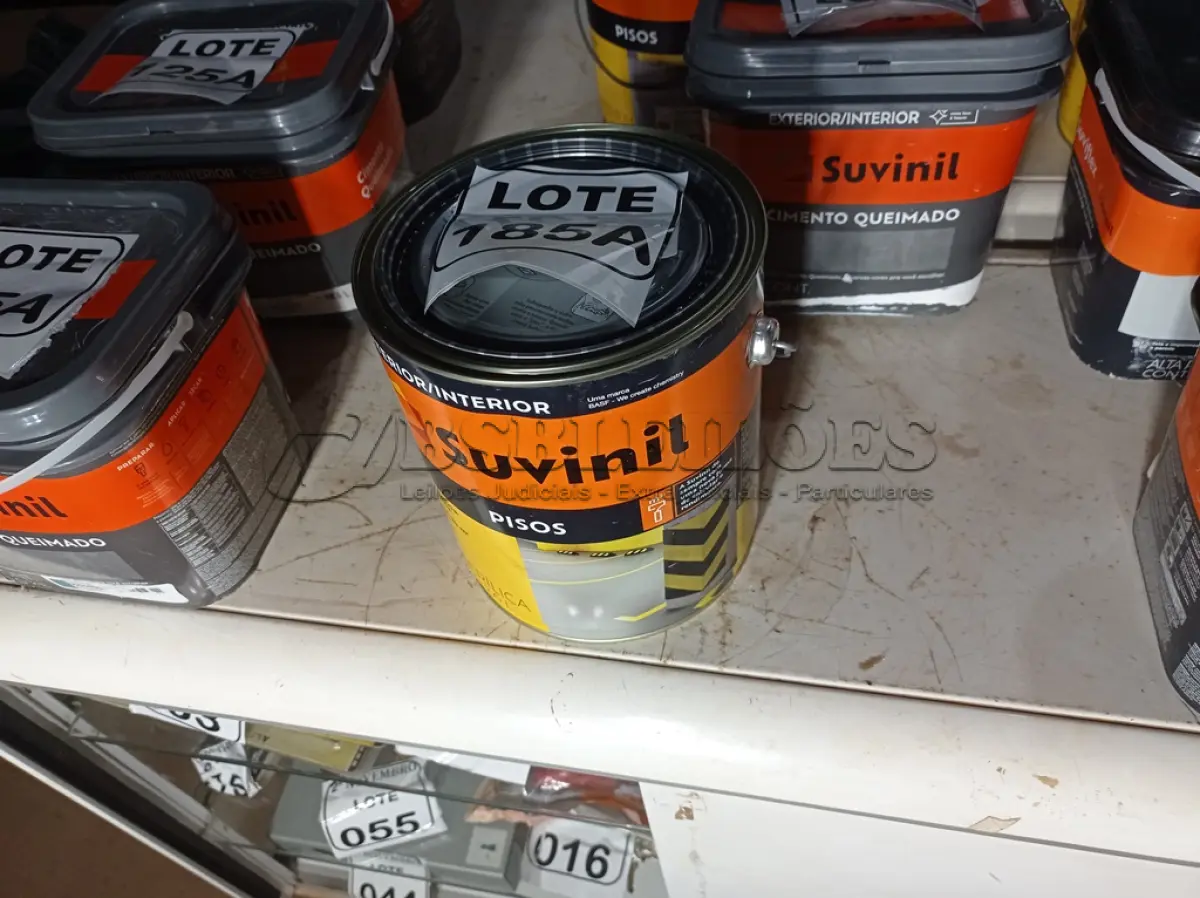 LOTE 185 - 01 LATA DE TINTA ACRÍLICA NA COR FOSCO CONCRETO MARCA SUVINIL 3,6L (NO ESTADO, NÃO SABEMOS SE FUNCIONA. LEILÃO NÃO TEM GARANTIA E NEM DEVOLUÇÃO, SUJEITO A POSSÍVEIS AVARIAS VISÍVEIS/OCULTAS E/OU AUSÊNCIA DE COMPONENTES)