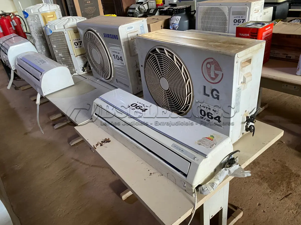 LOTE 064 - 01 KIT AR-CONDICIONADO LG 12000 BTUS (NO ESTADO, NÃO SABEMOS SE FUNCIONA. LEILÃO NÃO TEM GARANTIA E NEM DEVOLUÇÃO, SUJEITO A POSSÍVEIS AVARIAS VISÍVEIS/OCULTAS E/OU AUSÊNCIA DE COMPONENTES)