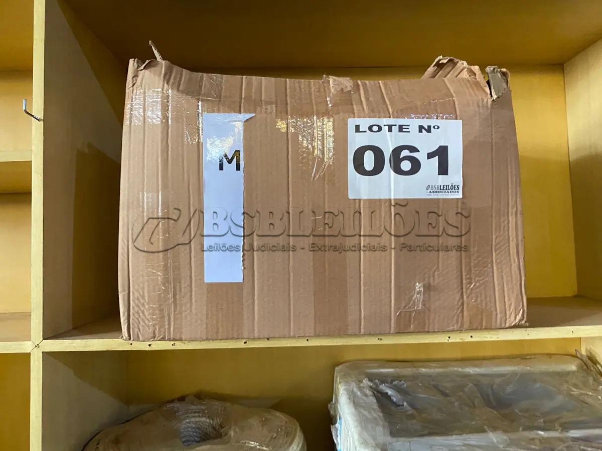 LOTE 061 - 01 - MICRO-ONDAS ELECTROLUX 110V (NO ESTADO, NÃO SABEMOS SE FUNCIONA. LEILÃO NÃO TEM GARANTIA E NEM DEVOLUÇÃO, SUJEITO A POSSÍVEIS AVARIAS VISÍVEIS/OCULTAS E/OU AUSÊNCIA DE COMPONENTES)