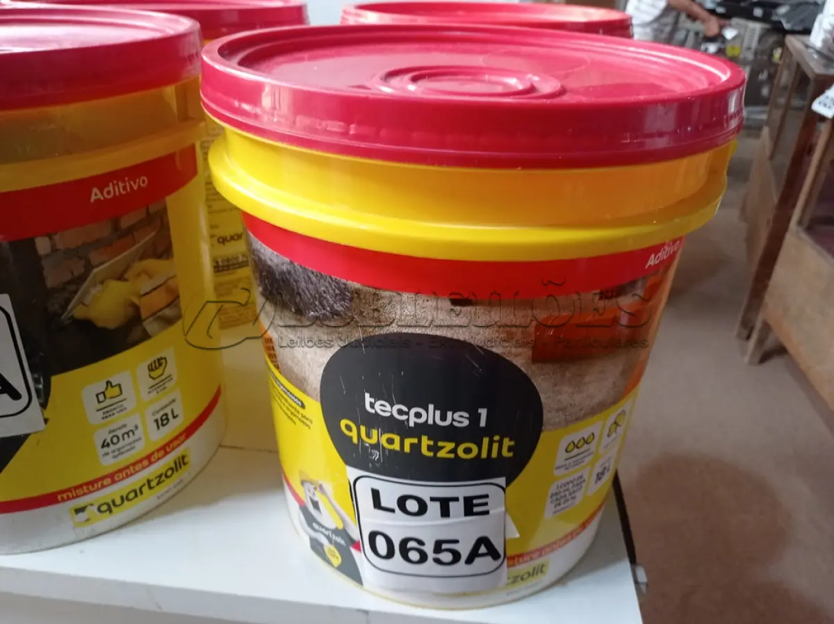 LOTE 065 - 01 BALDE DE ADITIVO IMPERMEABILIZANTE P/ARGAMASSA MARCA QUARTZOLIT 18L (NO ESTADO, NÃO SABEMOS SE FUNCIONA. LEILÃO NÃO TEM GARANTIA E NEM DEVOLUÇÃO, SUJEITO A POSSÍVEIS AVARIAS VISÍVEIS/OCULTAS E/OU AUSÊNCIA DE COMPONENTES)