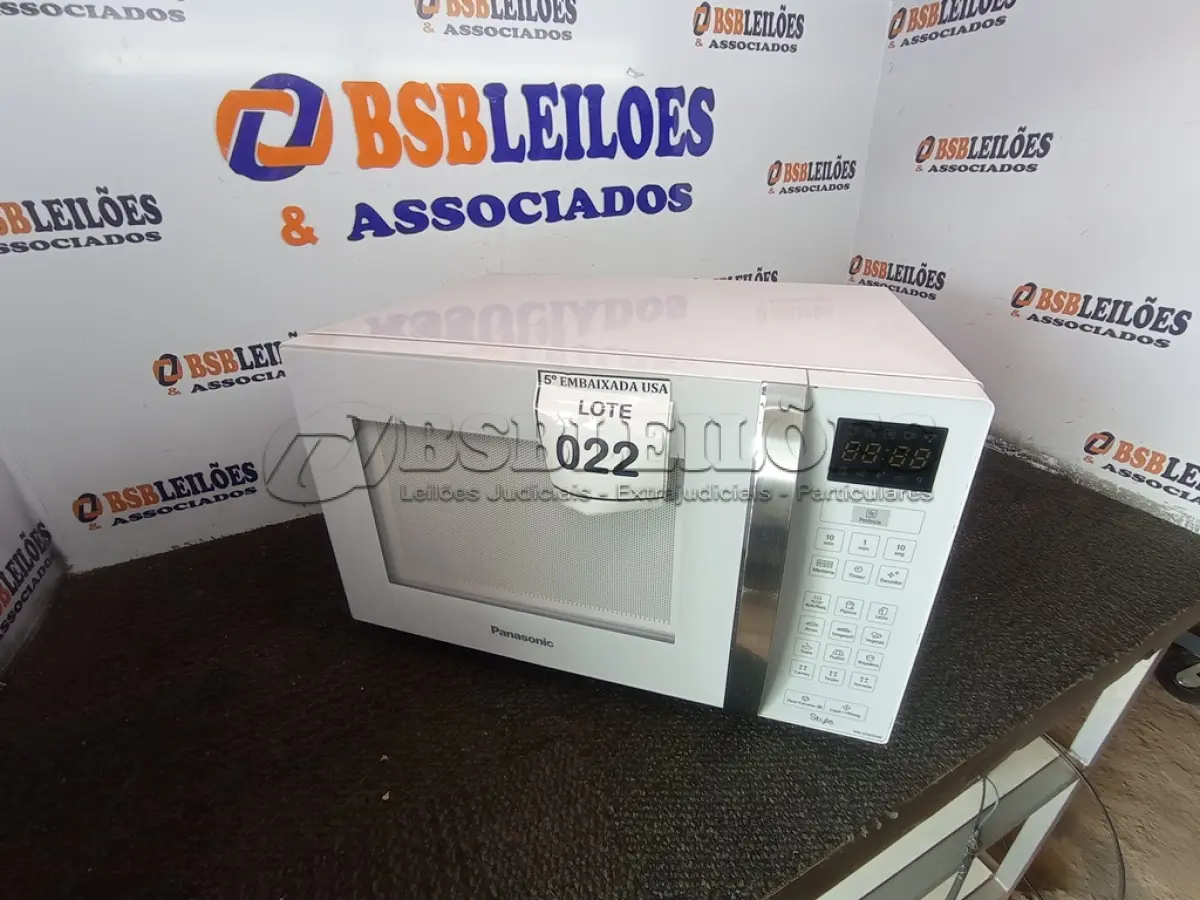 LOTE 022 - 01 MICRO-ONDAS PANASONIC 220V(MICROWAVE). (NO ESTADO EM QUE SE ENCONTRA. SUJEITO A AVARIAS OCULTAS/VISÍVEIS.) BF8509W