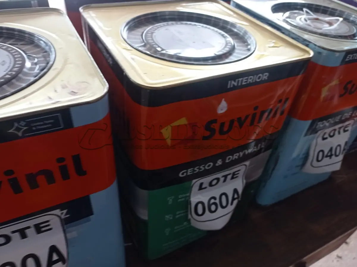LOTE 060 - 01 LATA DE TINTA COR BRANCO GELO 16L ACRÍLICO MARCA SUVINIL (NO ESTADO, NÃO SABEMOS SE FUNCIONA. LEILÃO NÃO TEM GARANTIA E NEM DEVOLUÇÃO, SUJEITO A POSSÍVEIS AVARIAS VISÍVEIS/OCULTAS E/OU AUSÊNCIA DE COMPONENTES)