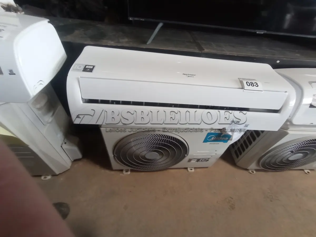 LOTE 083 - 01 AR CONDICIONADO MARCA SPRINGER 24.000BTUS (AIR CONDITIONING). (NO ESTADO EM QUE SE ENCONTRA. SUJEITO A AVARIAS OCULTAS/VISÍVEIS.) BH1671K