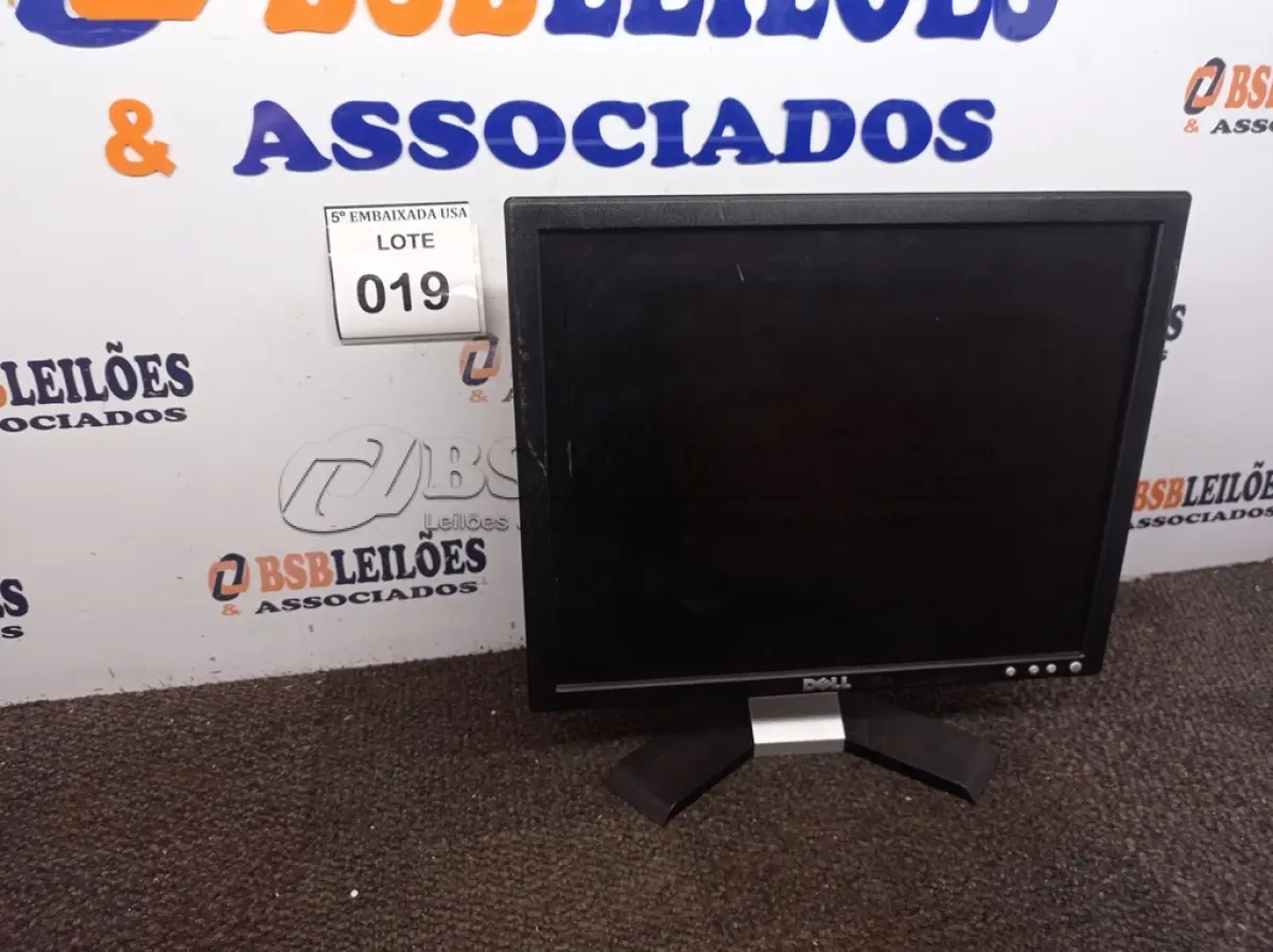 LOTE 019 - 01 MONITOR DELL CS356890. (NO ESTADO EM QUE SE ENCONTRA. SUJEITO A AVARIAS OCULTAS/VISÍVEIS.)