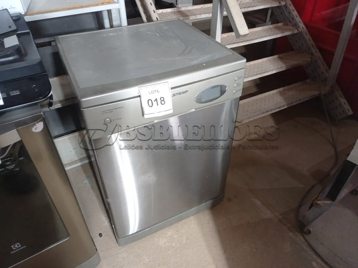 LOTE 018 - 01 MÁQUINA DE LAVAR LOUÇA MARCA BRASTEMP 220V. (DISHWASHER) (NO ESTADO EM QUE SE ENCONTRA. SUJEITO A AVARIAS OCULTAS/VISÍVEIS.) AV9996V
