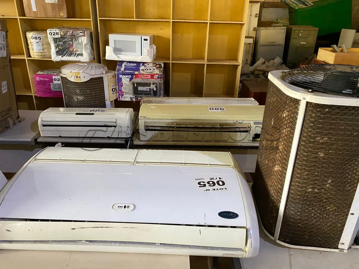 LOTE 065 - 01 KIT AR-CONDICIONADO CARRIER 360000 BTUS (NO ESTADO, NÃO SABEMOS SE FUNCIONA. LEILÃO NÃO TEM GARANTIA E NEM DEVOLUÇÃO, SUJEITO A POSSÍVEIS AVARIAS VISÍVEIS/OCULTAS E/OU AUSÊNCIA DE COMPONENTES)