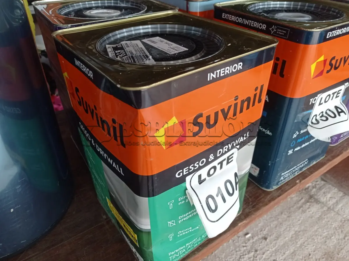 LOTE 010 - 01 LATA DE TINTA COR BRANCO 18L ACRÍLICO MARCA SUVINIL(NO ESTADO, NÃO SABEMOS SE FUNCIONA. LEILÃO NÃO TEM GARANTIA E NEM DEVOLUÇÃO, SUJEITO A POSSÍVEIS AVARIAS VISÍVEIS/OCULTAS E/OU AUSÊNCIA DE COMPONENTES)