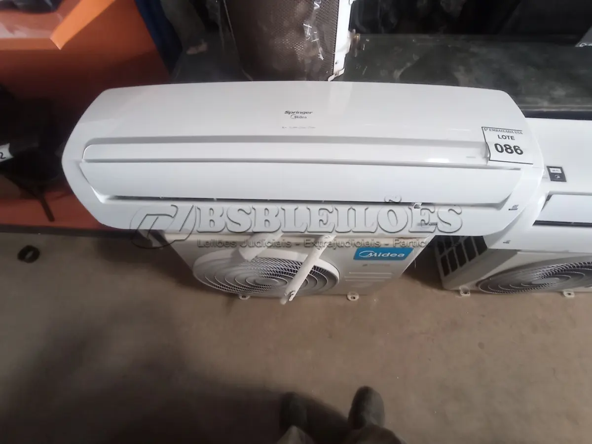 LOTE 086 - 01 AR CONDICIONADO MARCA SPRINGER 23.000BTUS (AIR CONDITIONING). (NO ESTADO EM QUE SE ENCONTRA. SUJEITO A AVARIAS OCULTAS/VISÍVEIS.) BH1645V