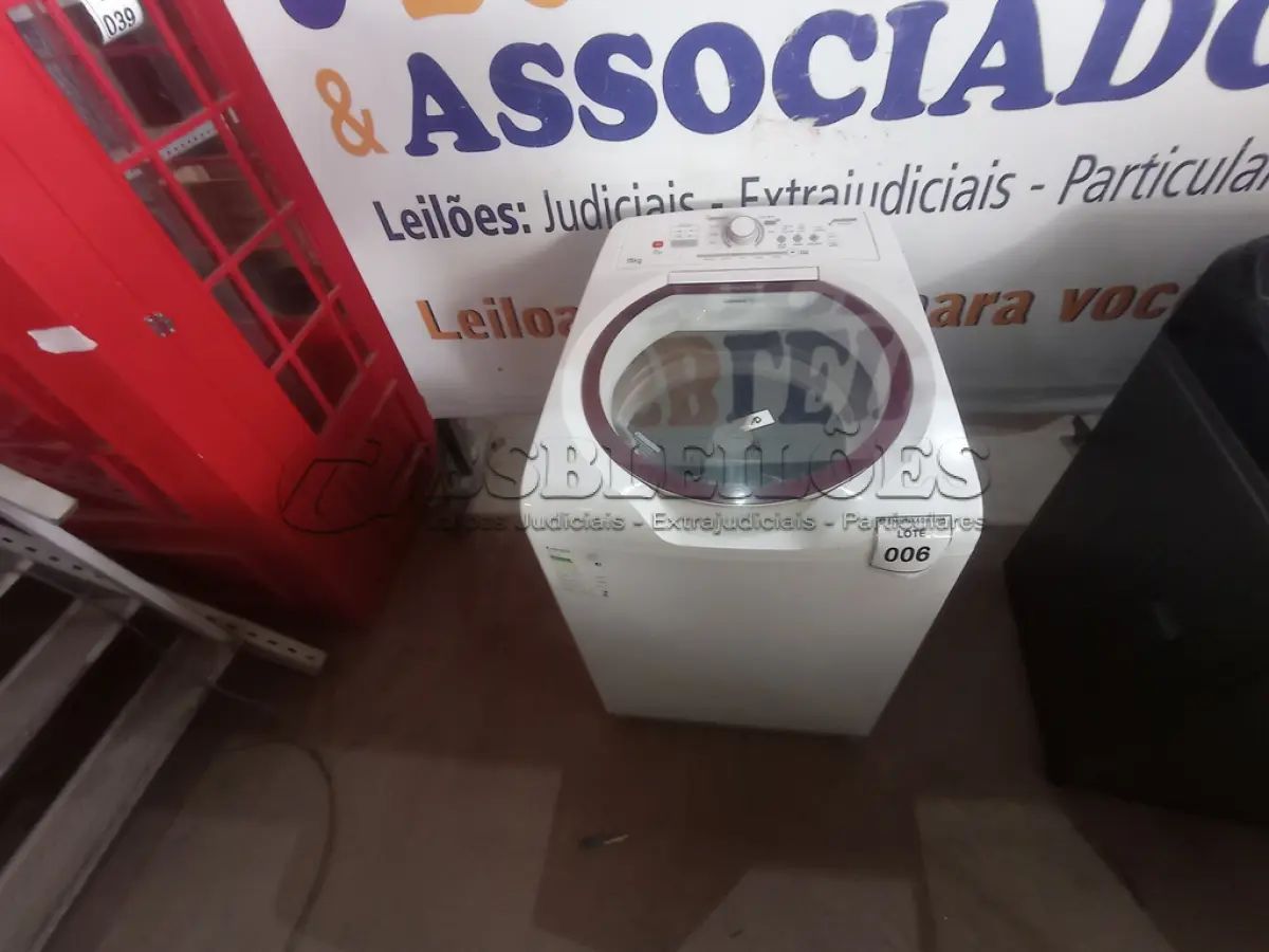 LOTE 006 - 01 LAVA ROUPA MARCA BRASTEMP 15KG 127V (WASHING MACHINE). (NO ESTADO EM QUE SE ENCONTRA. SUJEITO A AVARIAS OCULTAS/VISÍVEIS.) BF8589Y