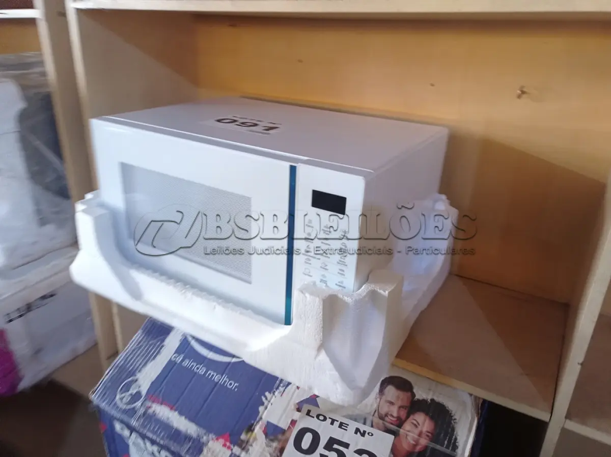 LOTE 091 - 01 - MICRO-ONDAS BRASTEMP 32 LITROS 110V (NO ESTADO, NÃO SABEMOS SE FUNCIONA. LEILÃO NÃO TEM GARANTIA E NEM DEVOLUÇÃO, SUJEITO A POSSÍVEIS AVARIAS VISÍVEIS/OCULTAS E/OU AUSÊNCIA DE COMPONENTES)