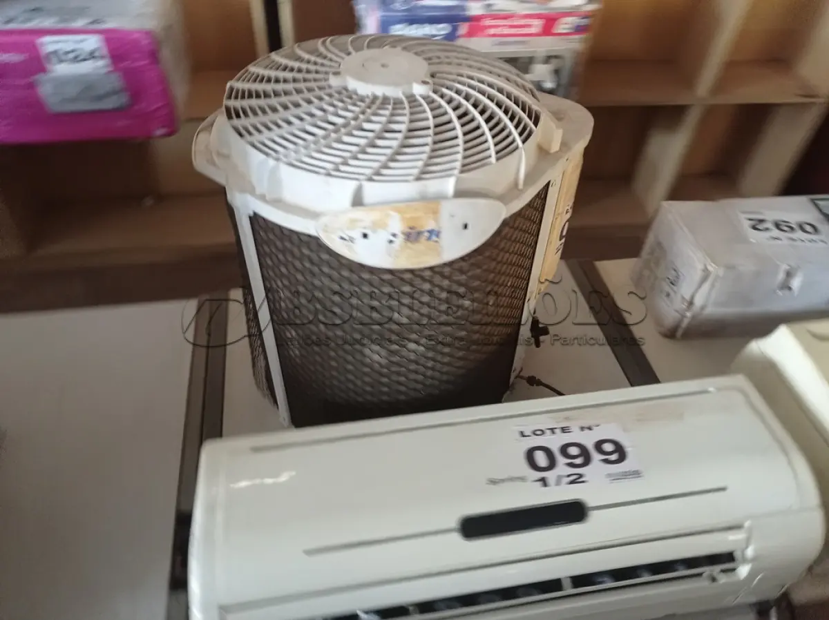 LOTE 099 - 01 KIT AR-CONDICIONADO SPRINGER 12000 BTUS (NO ESTADO, NÃO SABEMOS SE FUNCIONA. LEILÃO NÃO TEM GARANTIA E NEM DEVOLUÇÃO, SUJEITO A POSSÍVEIS AVARIAS VISÍVEIS/OCULTAS E/OU AUSÊNCIA DE COMPONENTES)