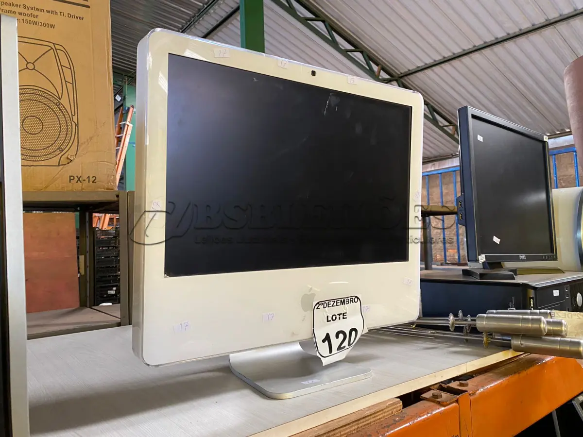 LOTE 120 - 01 IMAC CORE2 DUO, 2GB RAM, HD 250GB C/TECLADO E MOUSE. (NO ESTADO) ATENÇÃO! FAZER A VISITAÇÃO ANTES DE ARREMATAR, NÃO SABEMOS SE FUNCIONA. LEILÃO NÃO TEM GARANTIA E NEM DEVOLUÇÃO, SUJEITO A POSSÍVEIS AVARIAS VISÍVEIS/OCULTAS E/OU AUSÊNCIA DE COMPONENTES.