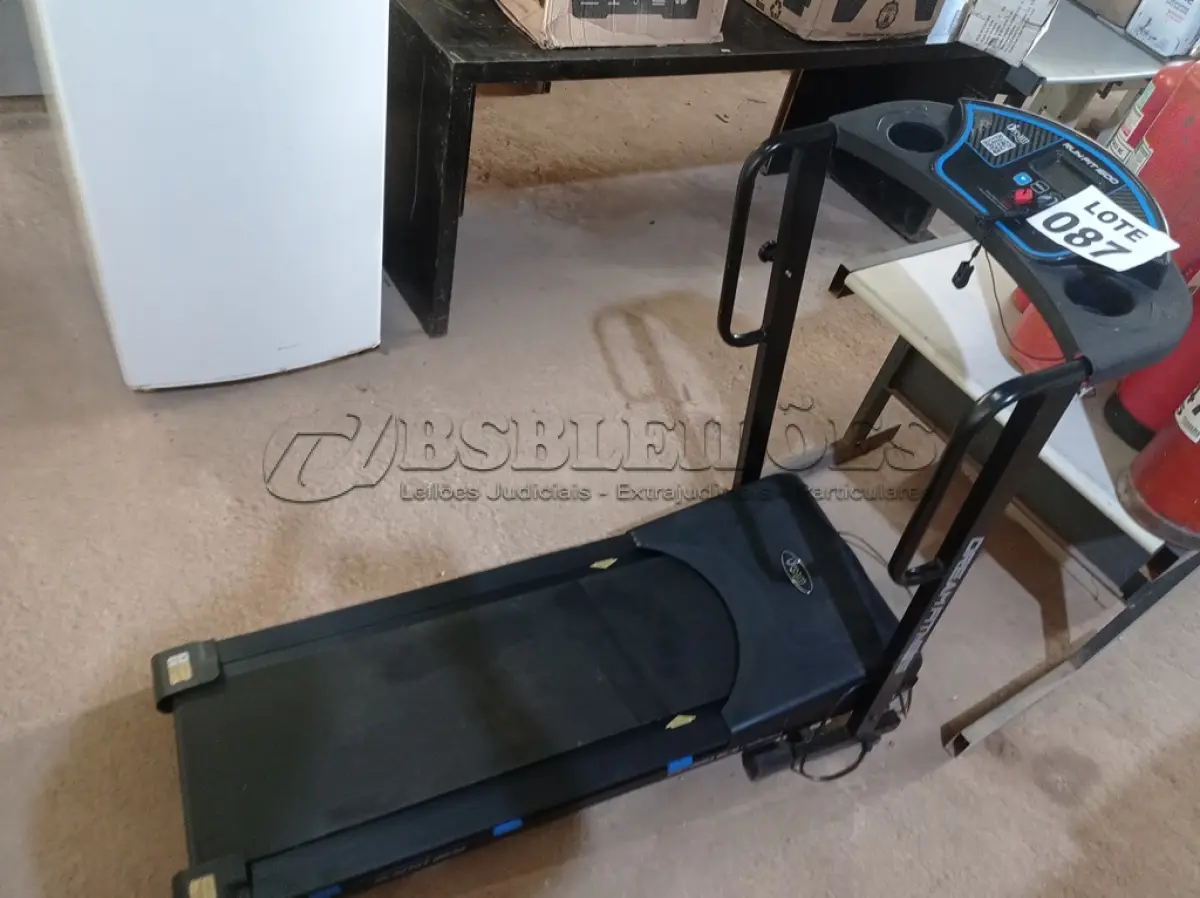 LOTE 087 - 01 - ESTEIRA ELETRÔNICA DREAM RUN FIT 1600 (NO ESTADO, NÃO SABEMOS SE FUNCIONA. LEILÃO NÃO TEM GARANTIA E NEM DEVOLUÇÃO, SUJEITO A POSSÍVEIS AVARIAS VISÍVEIS/OCULTAS E/OU AUSÊNCIA DE COMPONENTES)