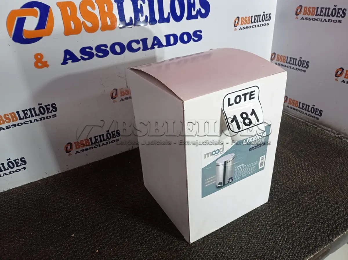 LOTE 181 - 01 LIXEIRA EM INOX C/PEDAL TAMANHO G MARCA GOEDERT GROUP 12L (SEM USO) (NO ESTADO, NÃO SABEMOS SE FUNCIONA. LEILÃO NÃO TEM GARANTIA E NEM DEVOLUÇÃO, SUJEITO A POSSÍVEIS AVARIAS VISÍVEIS/OCULTAS E/OU AUSÊNCIA DE COMPONENTES)