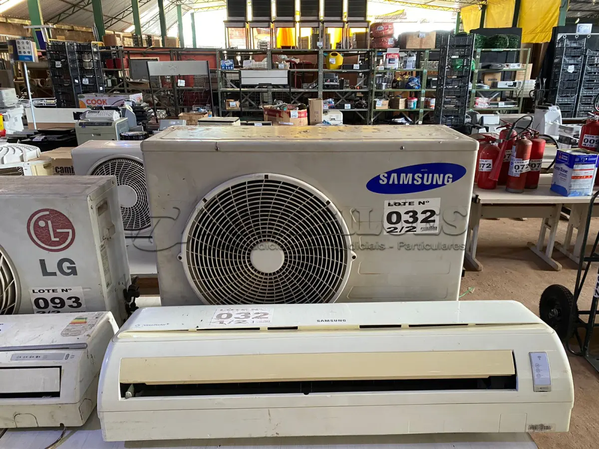 LOTE 032 - 01 KIT AR-CONDICIONADO SAMSUNG 24000 BTUS (NO ESTADO, NÃO SABEMOS SE FUNCIONA. LEILÃO NÃO TEM GARANTIA E NEM DEVOLUÇÃO, SUJEITO A POSSÍVEIS AVARIAS VISÍVEIS/OCULTAS E/OU AUSÊNCIA DE COMPONENTES)