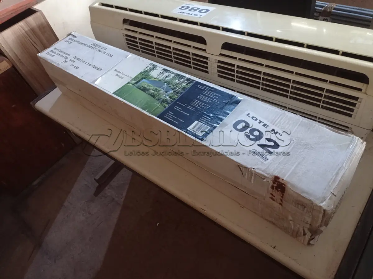 LOTE 092 - 01 - TENDA GAZEBO 3 X 3 MTS DOBRÁVEL SANFONADA RETRÁTIL FÁCIL AZUL (NO ESTADO, NÃO SABEMOS SE FUNCIONA. LEILÃO NÃO TEM GARANTIA E NEM DEVOLUÇÃO, SUJEITO A POSSÍVEIS AVARIAS VISÍVEIS/OCULTAS E/OU AUSÊNCIA DE COMPONENTES)
