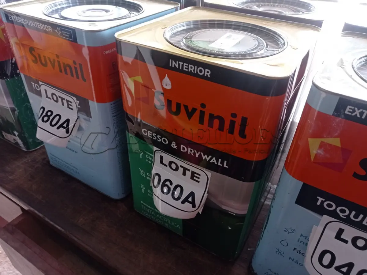 LOTE 060 - 01 LATA DE TINTA COR BRANCO GELO 16L ACRÍLICO MARCA SUVINIL (NO ESTADO, NÃO SABEMOS SE FUNCIONA. LEILÃO NÃO TEM GARANTIA E NEM DEVOLUÇÃO, SUJEITO A POSSÍVEIS AVARIAS VISÍVEIS/OCULTAS E/OU AUSÊNCIA DE COMPONENTES)
