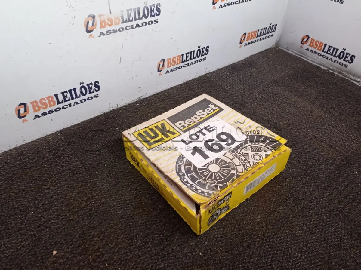 LOTE 169 - 01 - KIT EMBREAGEM - LUK - 618 2263 09 (NO ESTADO, NÃO SABEMOS SE FUNCIONA. LEILÃO NÃO TEM GARANTIA E NEM DEVOLUÇÃO, SUJEITO A POSSÍVEIS AVARIAS VISÍVEIS/OCULTAS E/OU AUSÊNCIA DE COMPONENTES)