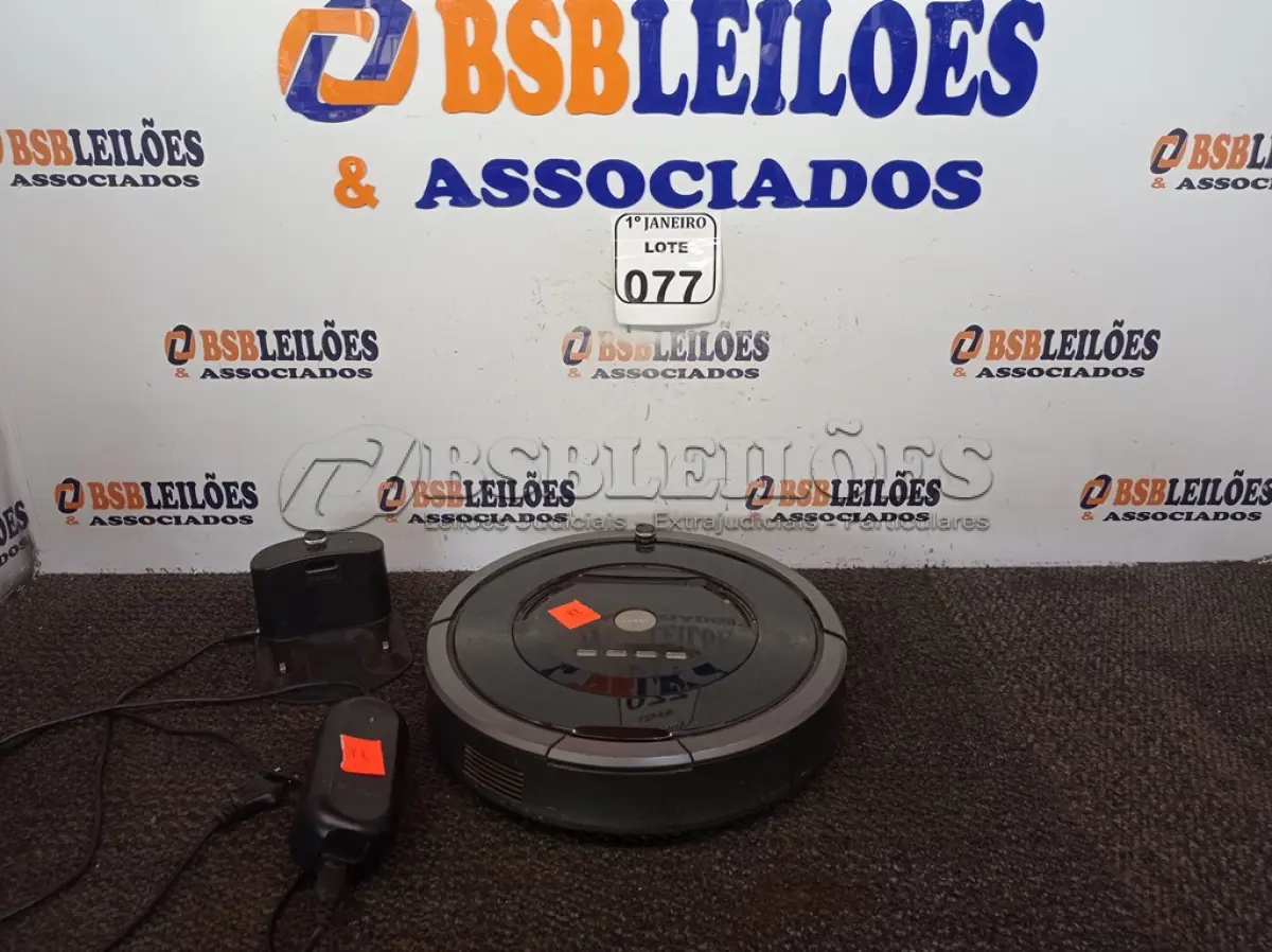 LOTE 077 - 01 ASPIRADOR ROBÔ MARCA IROBOT C/FONTE. (NO ESTADO) ATENÇÃO! FAZER A VISITAÇÃO ANTES DE ARREMATAR, NÃO SABEMOS SE FUNCIONA. LEILÃO NÃO TEM GARANTIA E NEM DEVOLUÇÃO, SUJEITO A POSSÍVEIS AVARIAS VISÍVEIS/OCULTAS E/OU AUSÊNCIA DE COMPONENTES.