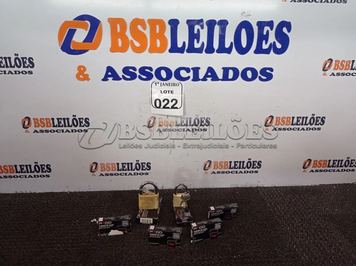 LOTE 022 - 06 CADEADOS TAMANHOS DIVERSOS MARCA PADO (NOVO). (NO ESTADO) ATENÇÃO! FAZER A VISITAÇÃO ANTES DE ARREMATAR, NÃO SABEMOS SE FUNCIONA. LEILÃO NÃO TEM GARANTIA E NEM DEVOLUÇÃO, SUJEITO A POSSÍVEIS AVARIAS VISÍVEIS/OCULTAS E/OU AUSÊNCIA DE COMPONENTES.