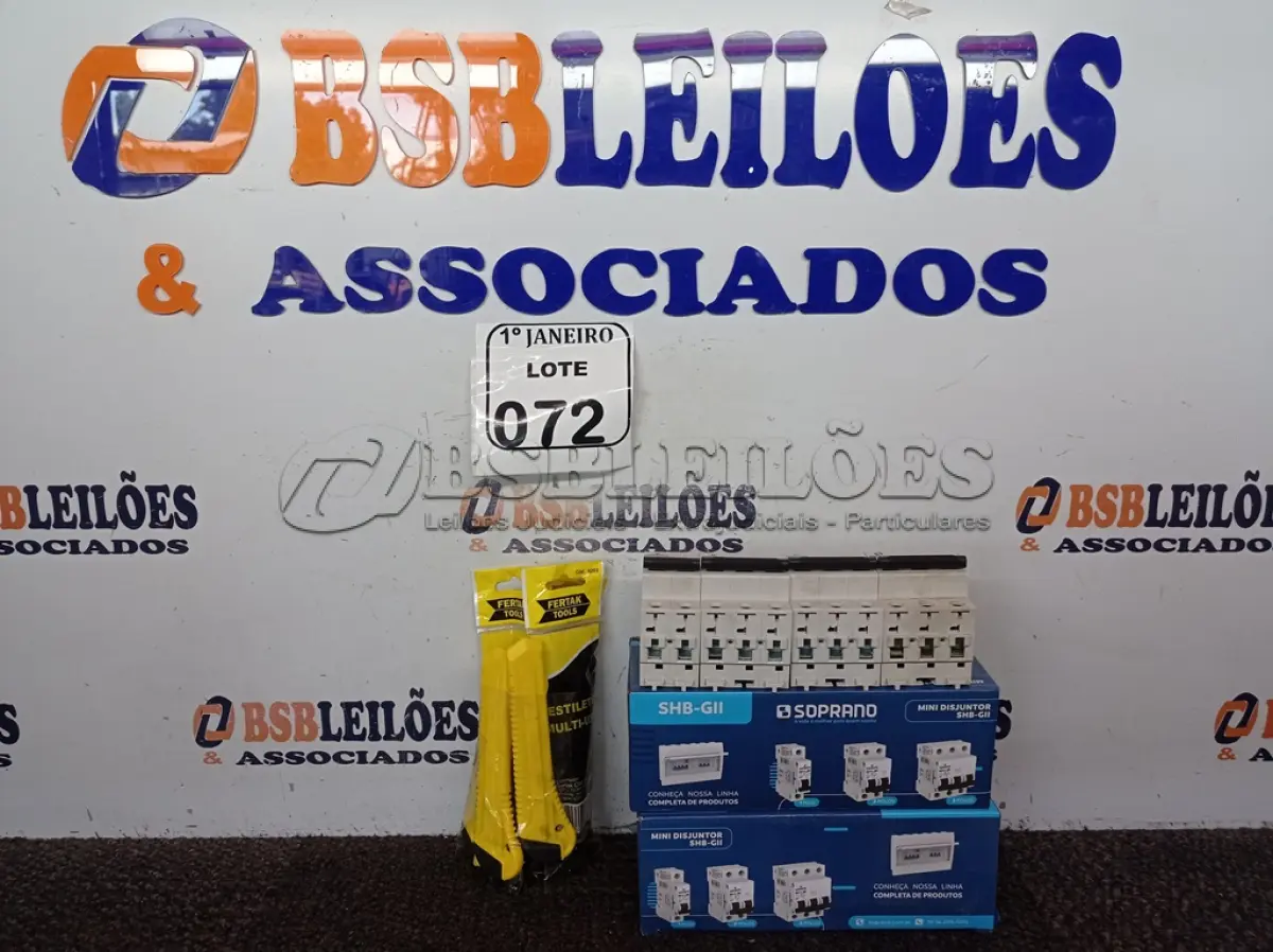 LOTE 072 - 01 CAIXA C/04 DISJUNTORES TRIFÁSICOS MARCA SOPRANO E 01 CAIXA C/01 TRIFÁSICO E 04 BIFÁSICOS SOPRANOS E 07 ESTILETES MARCA FERTAK TOOLS (NOVO). (NO ESTADO) ATENÇÃO! FAZER A VISITAÇÃO ANTES DE ARREMATAR, NÃO SABEMOS SE FUNCIONA. LEILÃO NÃO TEM GARANTIA E NEM DEVOLUÇÃO, SUJEITO A POSSÍVEIS AVARIAS VISÍVEIS/OCULTAS E/OU AUSÊNCIA DE COMPONENTES.
