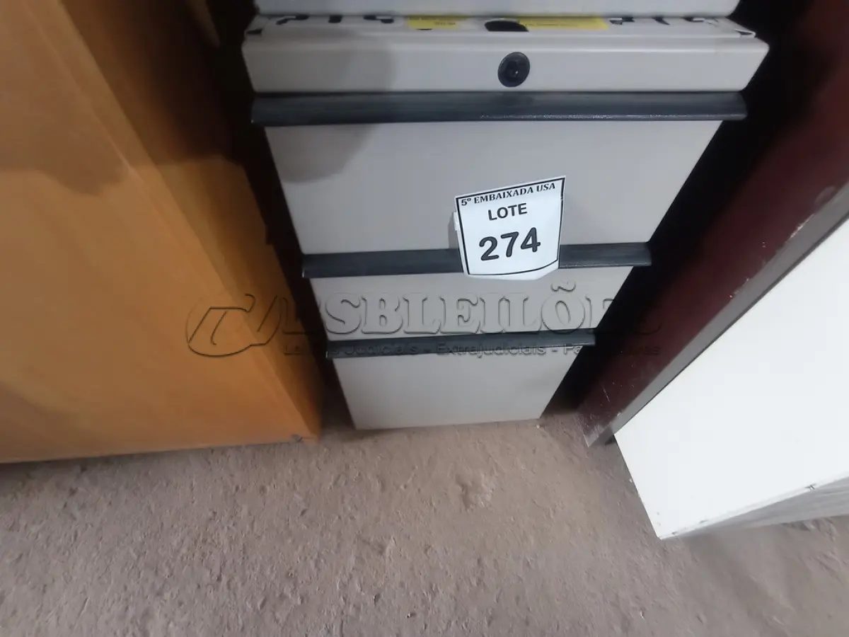 LOTE 274 - 01 GAVETEIRO DE FERRO C/ 02 GAVETAS (IRON DRAWER). (NO ESTADO EM QUE SE ENCONTRA. SUJEITO A AVARIAS OCULTAS/VISÍVEIS.)