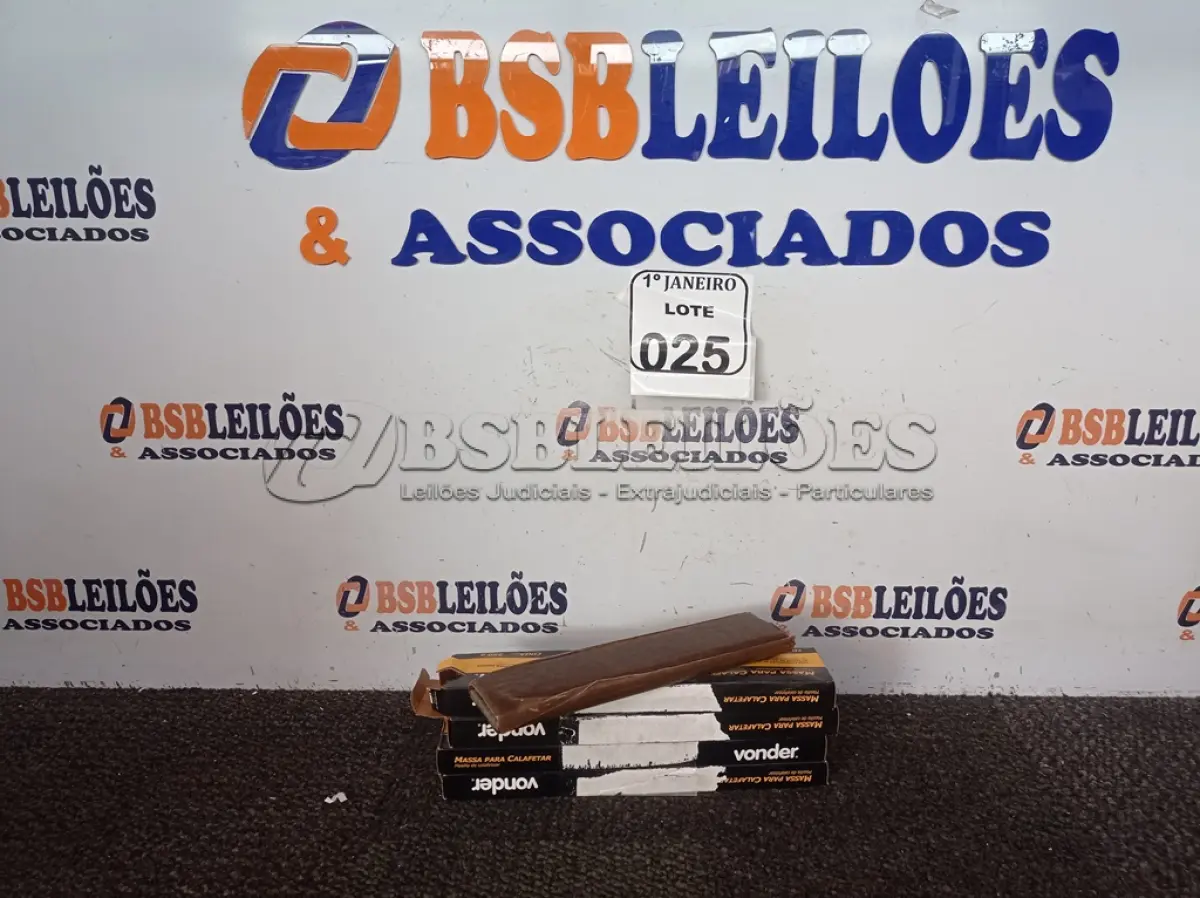 LOTE 025 - 04 MASSAS P/CALAFETAR MARCA VONDER (NOVO). (NO ESTADO) ATENÇÃO! FAZER A VISITAÇÃO ANTES DE ARREMATAR, NÃO SABEMOS SE FUNCIONA. LEILÃO NÃO TEM GARANTIA E NEM DEVOLUÇÃO, SUJEITO A POSSÍVEIS AVARIAS VISÍVEIS/OCULTAS E/OU AUSÊNCIA DE COMPONENTES.