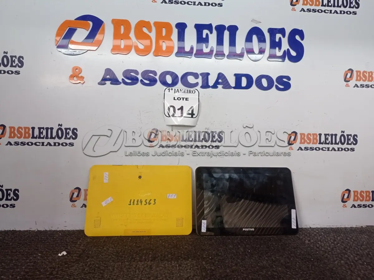 LOTE 014 - 02 TABLETS MARCA POSITIVO C/AVARIAS S/CARREGADOR. (NO ESTADO) ATENÇÃO! FAZER A VISITAÇÃO ANTES DE ARREMATAR, NÃO SABEMOS SE FUNCIONA. LEILÃO NÃO TEM GARANTIA E NEM DEVOLUÇÃO, SUJEITO A POSSÍVEIS AVARIAS VISÍVEIS/OCULTAS E/OU AUSÊNCIA DE COMPONENTES.