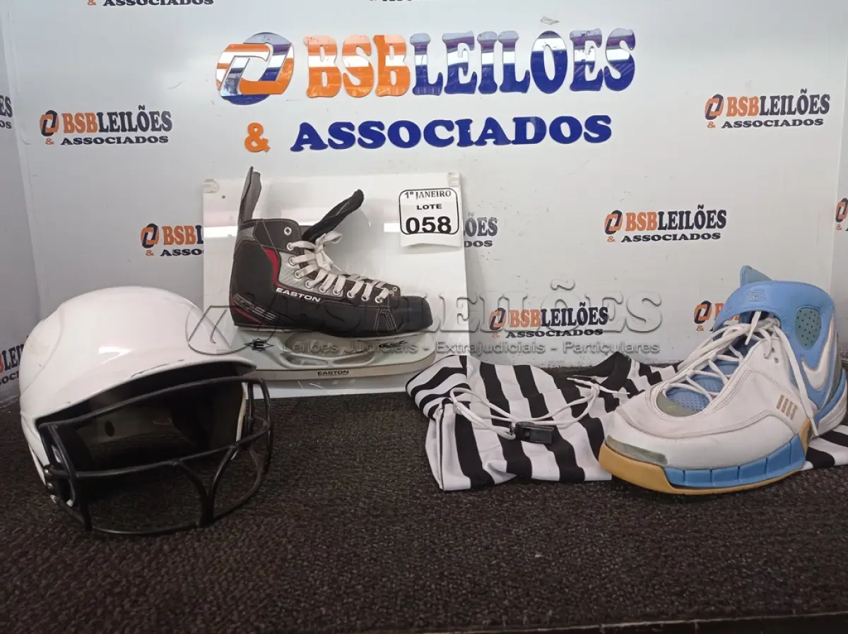 LOTE 058 - 01 LOTE C/ ITENS DE HOCKEY E BASQUETE. (NO ESTADO) ATENÇÃO! FAZER A VISITAÇÃO ANTES DE ARREMATAR, NÃO SABEMOS SE FUNCIONA. LEILÃO NÃO TEM GARANTIA E NEM DEVOLUÇÃO, SUJEITO A POSSÍVEIS AVARIAS VISÍVEIS/OCULTAS E/OU AUSÊNCIA DE COMPONENTES.