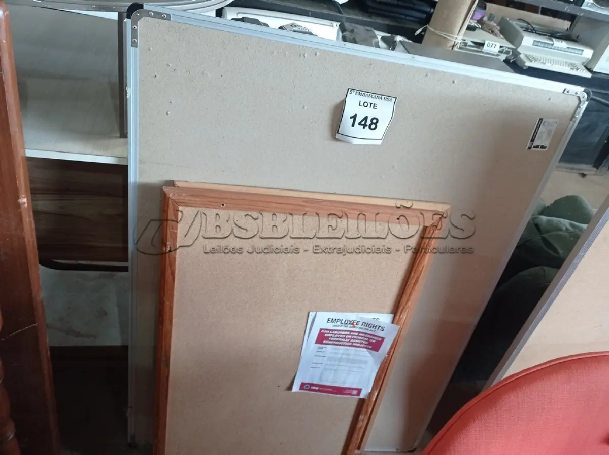 LOTE 148 - 03 QUADROS DE CORTIÇA (CORK BOARDS). (NO ESTADO EM QUE SE ENCONTRA. SUJEITO A AVARIAS OCULTAS/VISÍVEIS.)