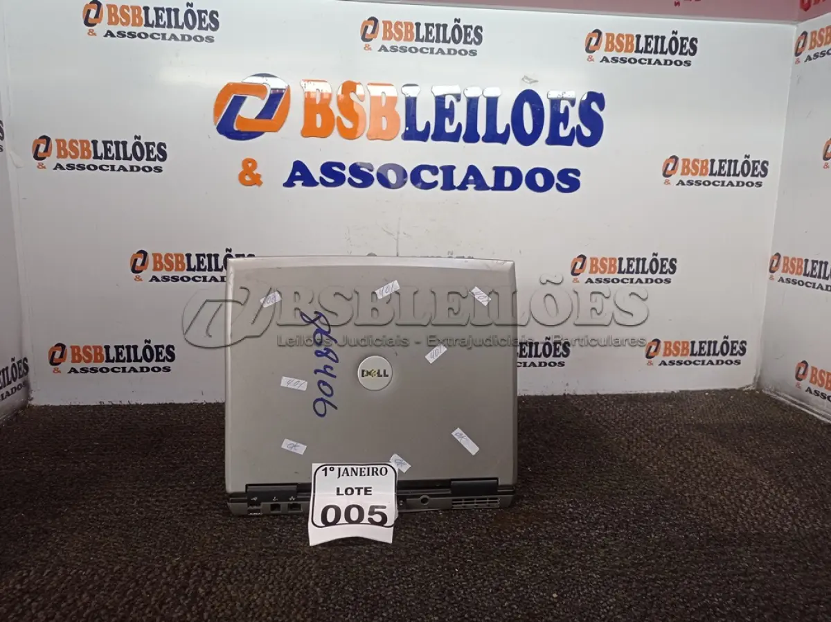 LOTE 005 - 01 NOTEBOOK MARCA DELL S/FONTE. (NO ESTADO) ATENÇÃO! FAZER A VISITAÇÃO ANTES DE ARREMATAR, NÃO SABEMOS SE FUNCIONA. LEILÃO NÃO TEM GARANTIA E NEM DEVOLUÇÃO, SUJEITO A POSSÍVEIS AVARIAS VISÍVEIS/OCULTAS E/OU AUSÊNCIA DE COMPONENTES.
