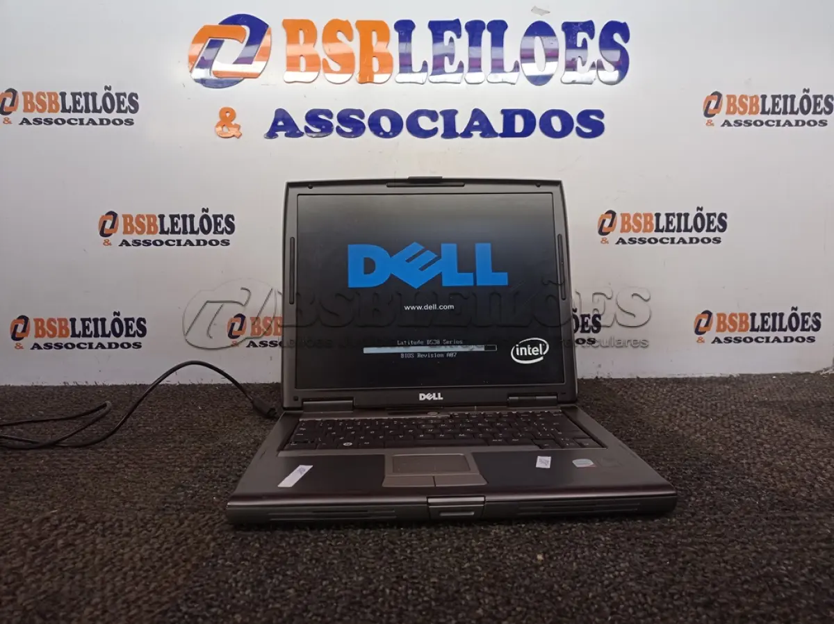 LOTE 002 - 01 NOTEBOOK MARCA DELL S/FONTE. (NO ESTADO) ATENÇÃO! FAZER A VISITAÇÃO ANTES DE ARREMATAR, NÃO SABEMOS SE FUNCIONA. LEILÃO NÃO TEM GARANTIA E NEM DEVOLUÇÃO, SUJEITO A POSSÍVEIS AVARIAS VISÍVEIS/OCULTAS E/OU AUSÊNCIA DE COMPONENTES.