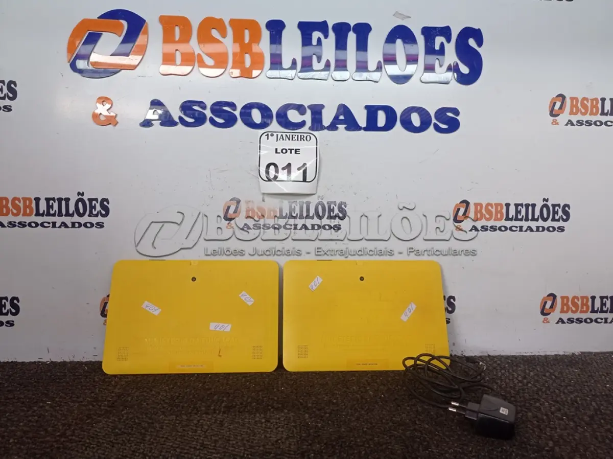 LOTE 011 - 02 TABLETS MARCA POSITIVO C/AVARIAS S/CARREGADOR. (NO ESTADO) ATENÇÃO! FAZER A VISITAÇÃO ANTES DE ARREMATAR, NÃO SABEMOS SE FUNCIONA. LEILÃO NÃO TEM GARANTIA E NEM DEVOLUÇÃO, SUJEITO A POSSÍVEIS AVARIAS VISÍVEIS/OCULTAS E/OU AUSÊNCIA DE COMPONENTES.