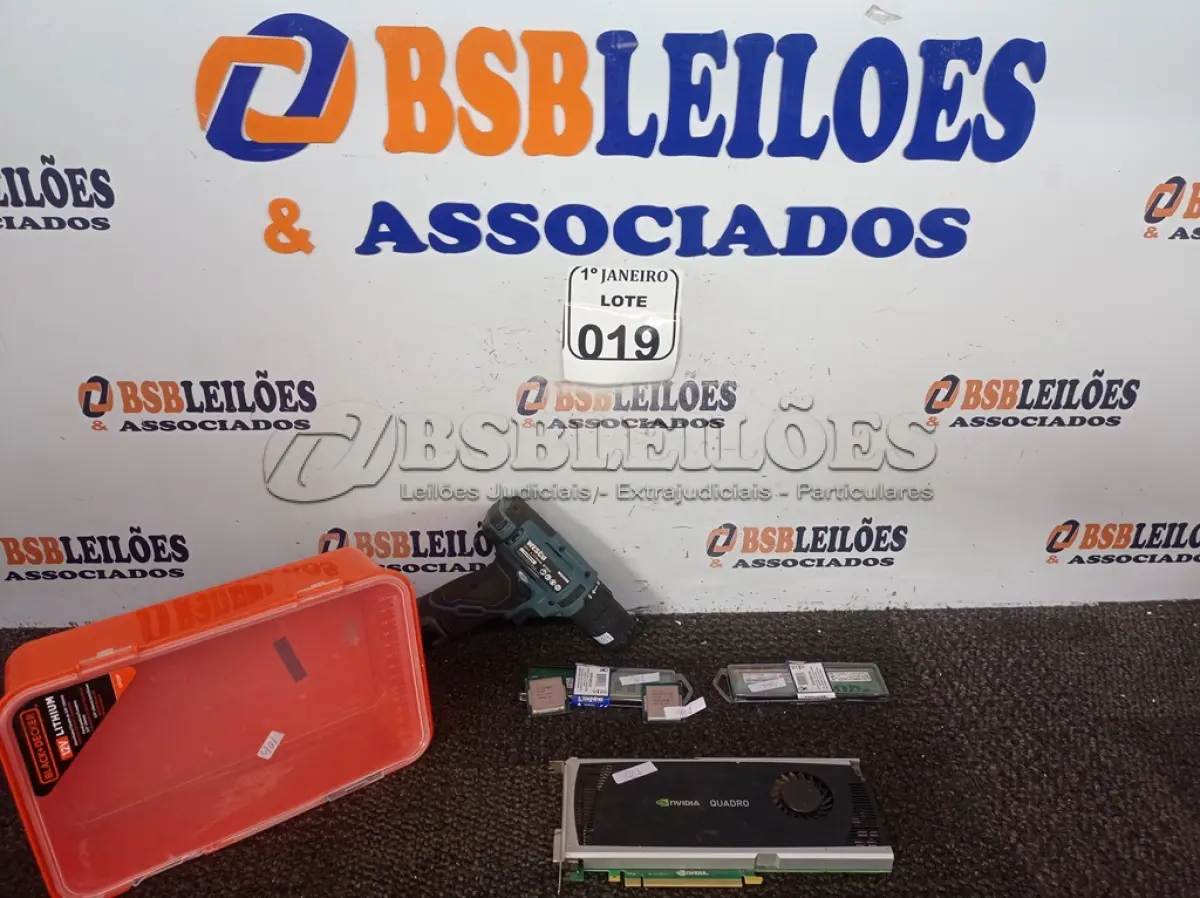 LOTE 019 - 01 PARAFUSADEIRA MARCA BLACKEDECKER S/CARREGADOR, 02 MEMÓRIAS 4GB CADA MARCA KINGSTOM E 01 PLACA DE VÍDEO QUADRO 4000 MARCA NVIDIA. (NO ESTADO) ATENÇÃO! FAZER A VISITAÇÃO ANTES DE ARREMATAR, NÃO SABEMOS SE FUNCIONA. LEILÃO NÃO TEM GARANTIA E NEM DEVOLUÇÃO, SUJEITO A POSSÍVEIS AVARIAS VISÍVEIS/OCULTAS E/OU AUSÊNCIA DE COMPONENTES.