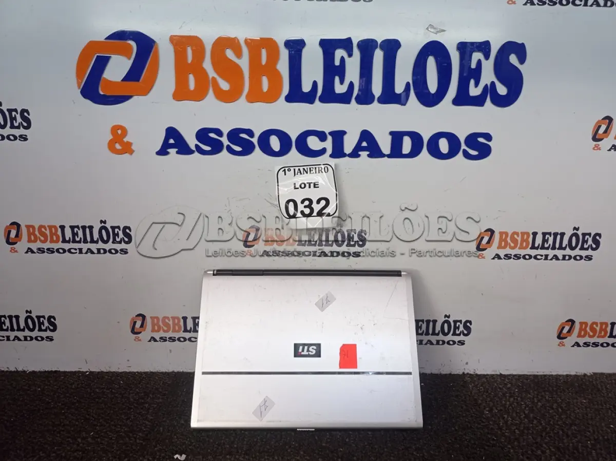 LOTE 032 - 01 NOTEBOOK MARCA STI S/FONTE. (NO ESTADO) ATENÇÃO! FAZER A VISITAÇÃO ANTES DE ARREMATAR, NÃO SABEMOS SE FUNCIONA. LEILÃO NÃO TEM GARANTIA E NEM DEVOLUÇÃO, SUJEITO A POSSÍVEIS AVARIAS VISÍVEIS/OCULTAS E/OU AUSÊNCIA DE COMPONENTES.