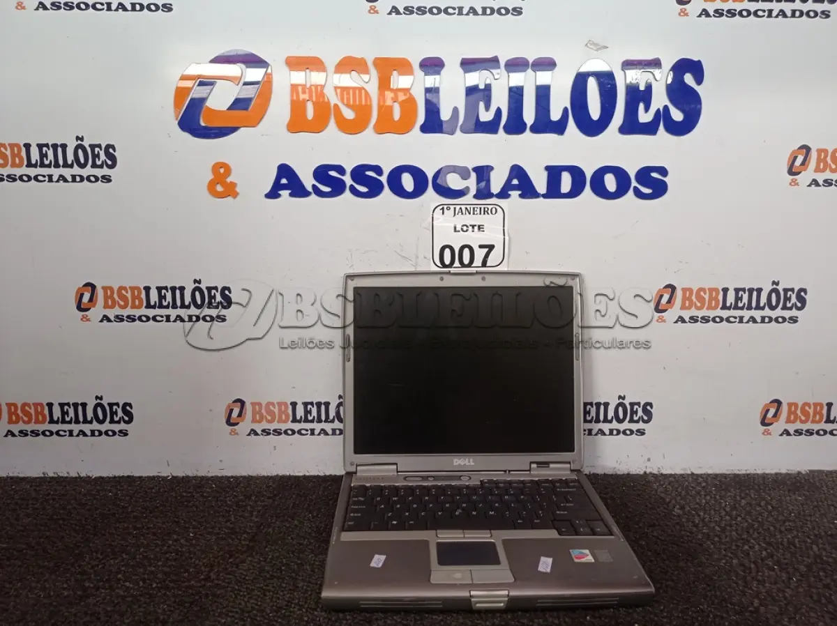 LOTE 007 - 01 NOTEBOOK MARCA DELL S/FONTE. (NO ESTADO) ATENÇÃO! FAZER A VISITAÇÃO ANTES DE ARREMATAR, NÃO SABEMOS SE FUNCIONA. LEILÃO NÃO TEM GARANTIA E NEM DEVOLUÇÃO, SUJEITO A POSSÍVEIS AVARIAS VISÍVEIS/OCULTAS E/OU AUSÊNCIA DE COMPONENTES.