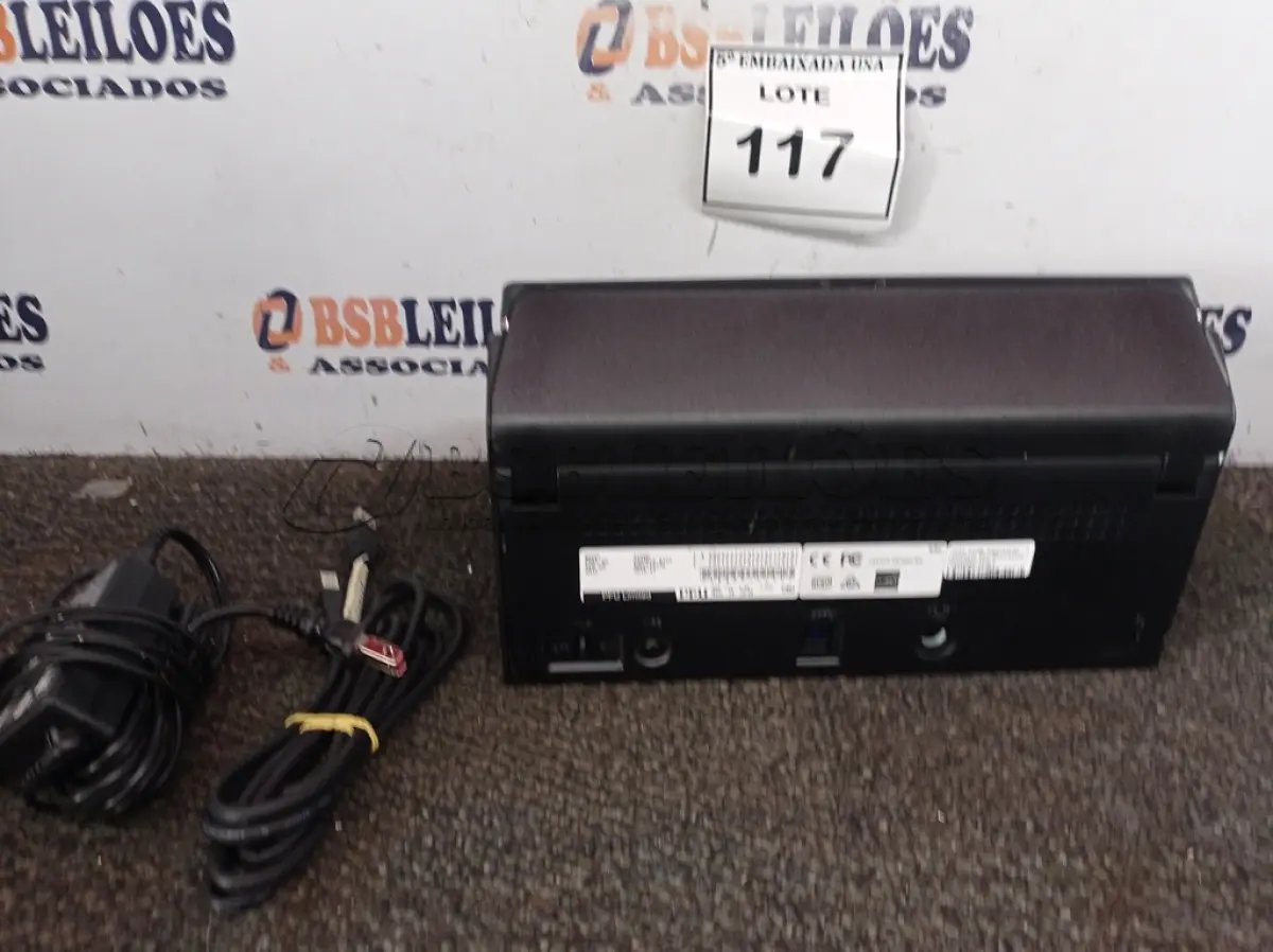 LOTE 117 - 01 DIGITALIZADOR (SCANER SCAN SNAP S1500FUJITSU). (NO ESTADO EM QUE SE ENCONTRA. SUJEITO A AVARIAS OCULTAS/VISÍVEIS.)
