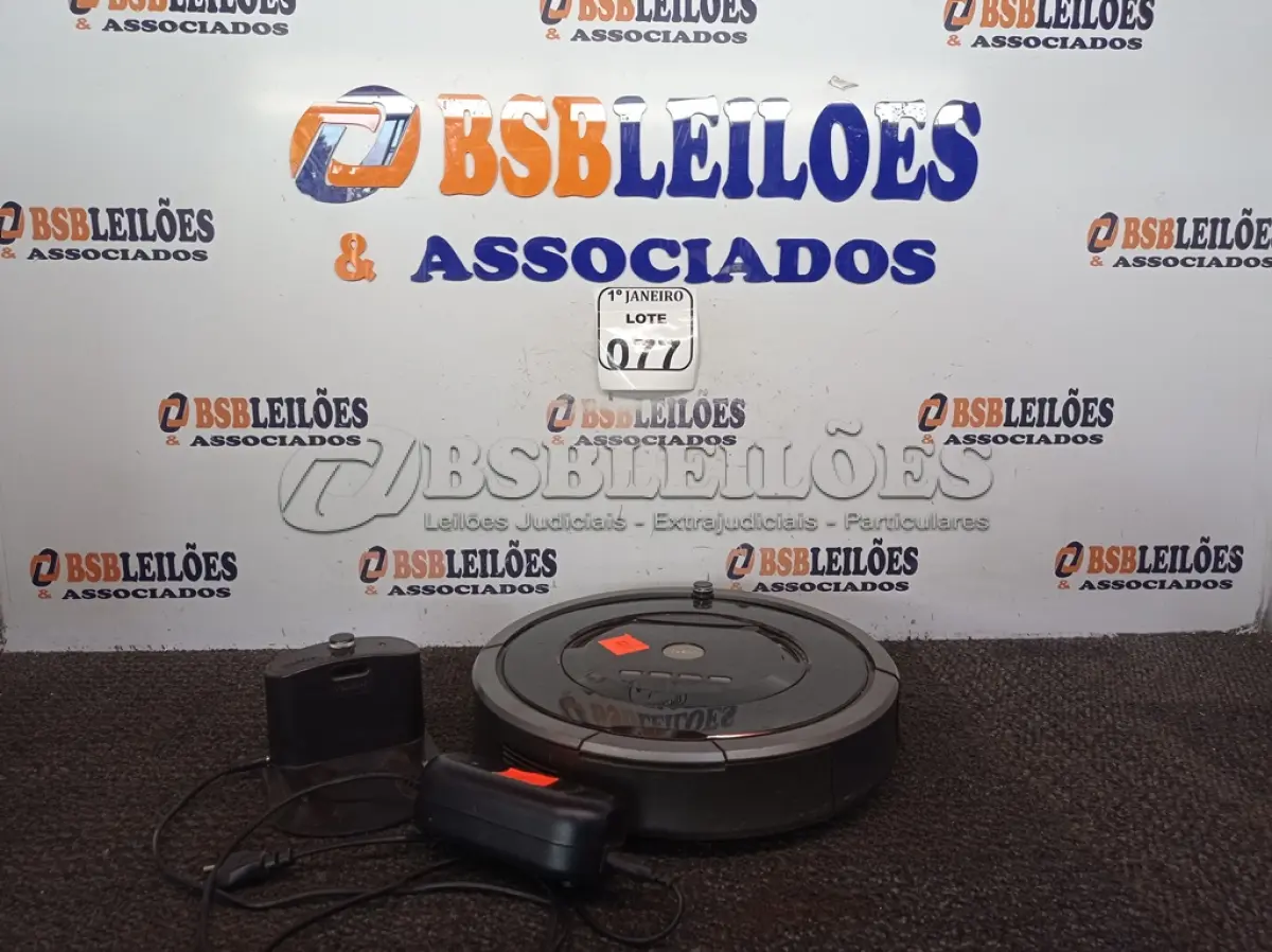 LOTE 077 - 01 ASPIRADOR ROBÔ MARCA IROBOT C/FONTE. (NO ESTADO) ATENÇÃO! FAZER A VISITAÇÃO ANTES DE ARREMATAR, NÃO SABEMOS SE FUNCIONA. LEILÃO NÃO TEM GARANTIA E NEM DEVOLUÇÃO, SUJEITO A POSSÍVEIS AVARIAS VISÍVEIS/OCULTAS E/OU AUSÊNCIA DE COMPONENTES.