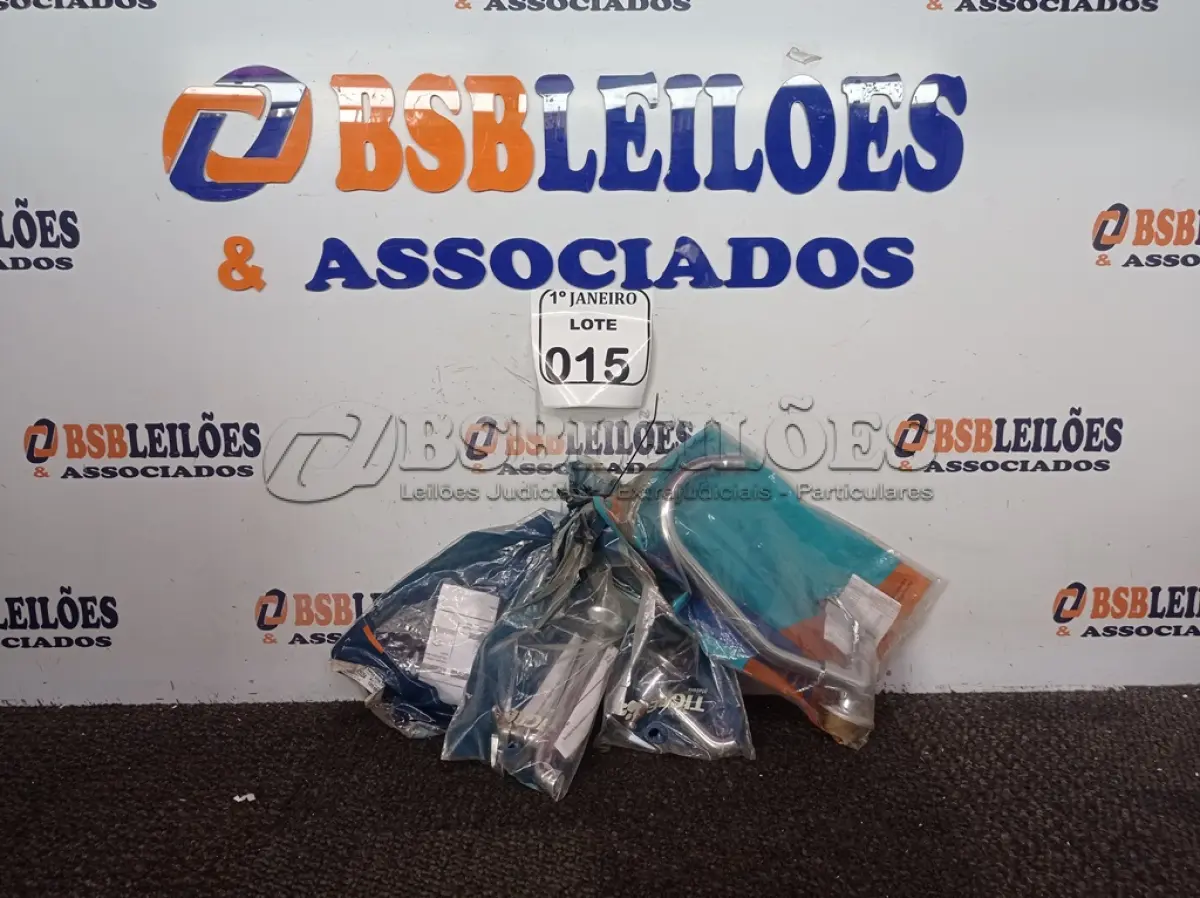 LOTE 015 - 04 TORNEIRAS EM METAL MARCAS E MODELOS DIVERSOS (NOVO). (NO ESTADO) ATENÇÃO! FAZER A VISITAÇÃO ANTES DE ARREMATAR, NÃO SABEMOS SE FUNCIONA. LEILÃO NÃO TEM GARANTIA E NEM DEVOLUÇÃO, SUJEITO A POSSÍVEIS AVARIAS VISÍVEIS/OCULTAS E/OU AUSÊNCIA DE COMPONENTES.
