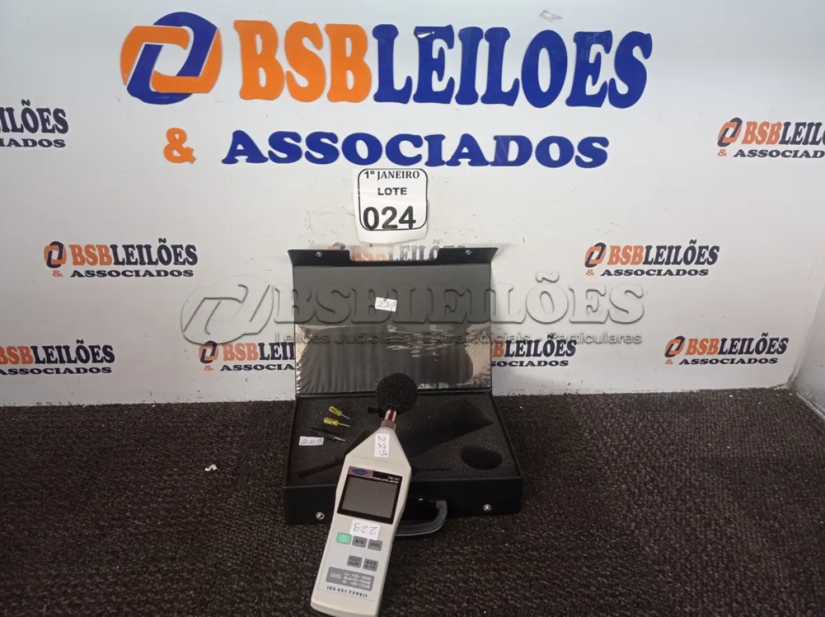 LOTE 024 - 01 DECIBELÍMETRO MARCA POLITERM INCOMPLETO. (NO ESTADO) ATENÇÃO! FAZER A VISITAÇÃO ANTES DE ARREMATAR, NÃO SABEMOS SE FUNCIONA. LEILÃO NÃO TEM GARANTIA E NEM DEVOLUÇÃO, SUJEITO A POSSÍVEIS AVARIAS VISÍVEIS/OCULTAS E/OU AUSÊNCIA DE COMPONENTES.